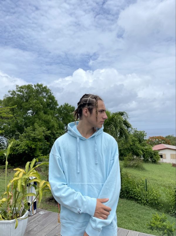 Sweatshirt bleu à capuche Martine Sweatshirt bleu à capuche Martine